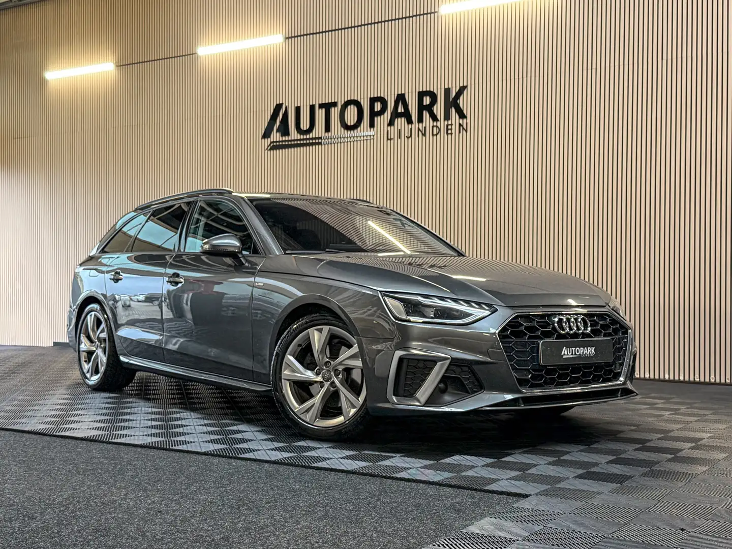 Audi A4 AVANT 35 TDI Launch edition Sport/S-LINE/MATRIX/CA Grijs - 1
