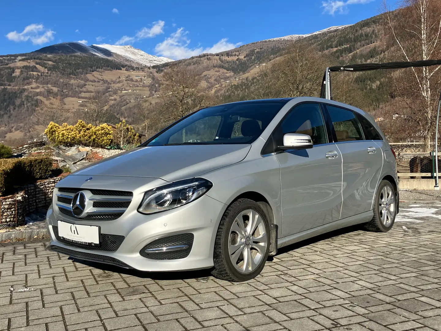 Mercedes-Benz B 200 B 200 d 4MATIC Aut. Urban / Exklusiv-Paket / LEDER Silber - 1