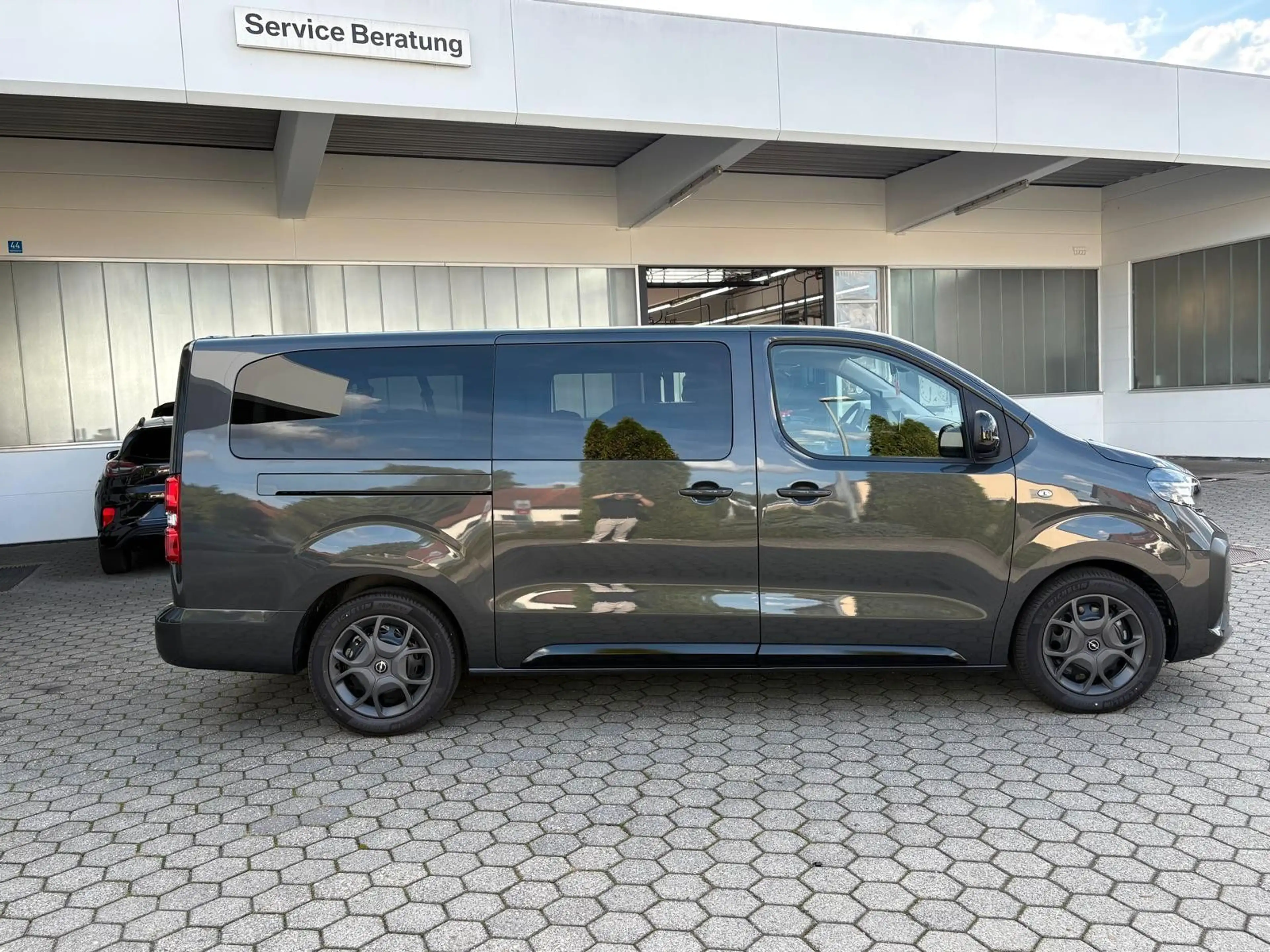 Opel Zafira Life 2.2 Business Edition XL LED TEMPOMAT — photo 7