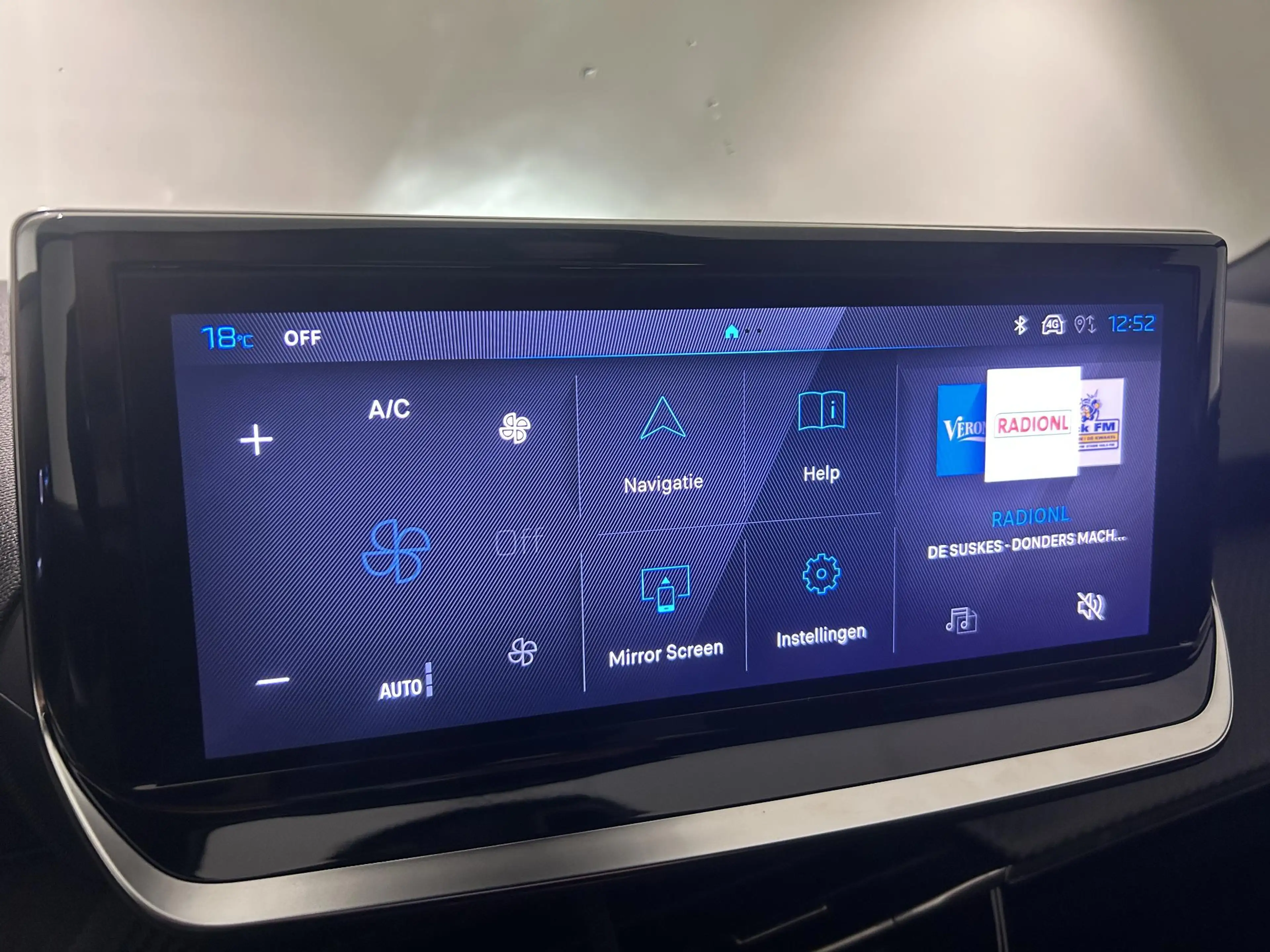 Peugeot 2008 1.2 Hybrid 145 Allure | EXCLUSIVE DEALS | UIT VOOR — photo 9
