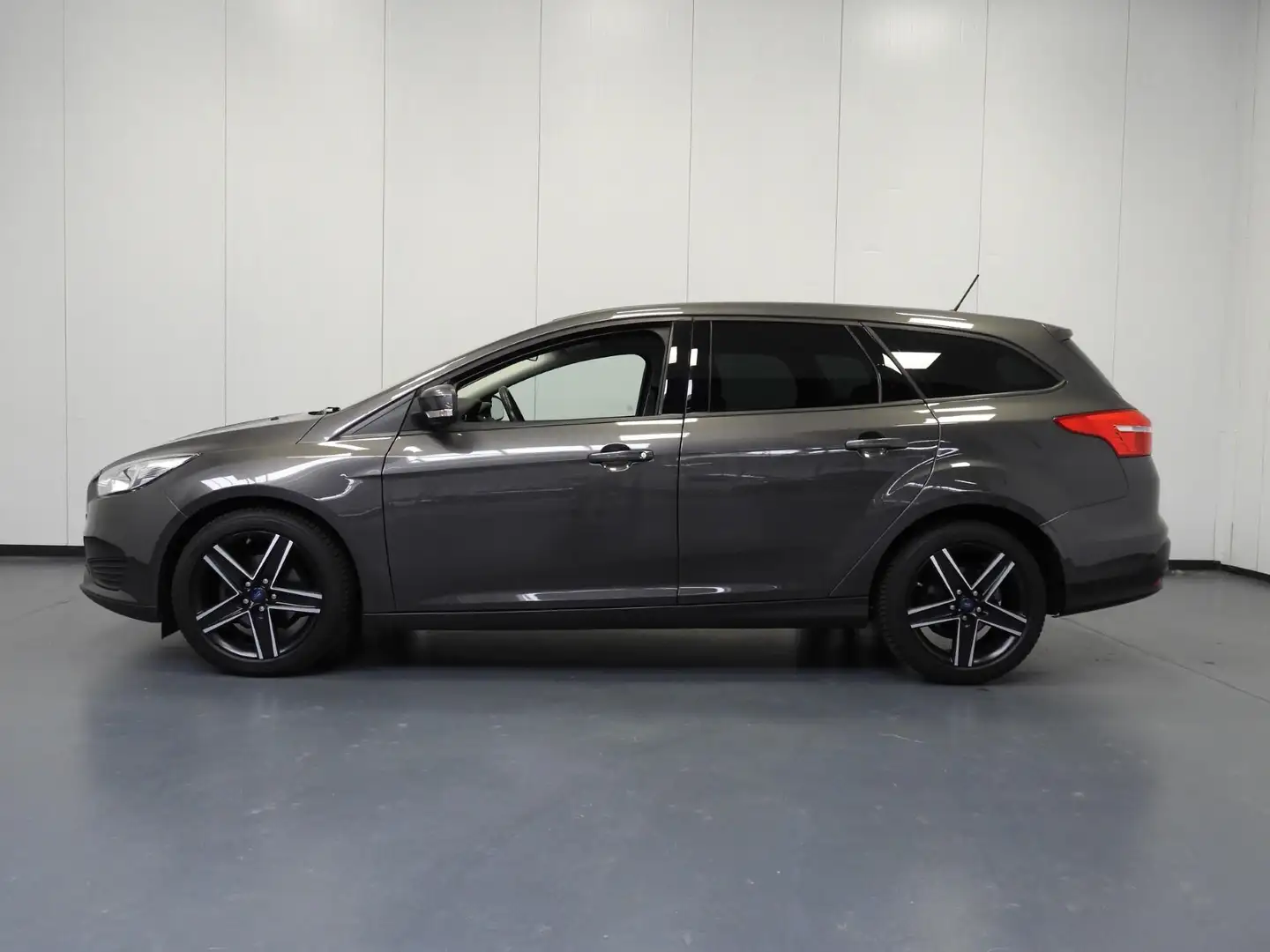 Ford Focus Wagon 1.0 EcoBoost Trend AIRCO/17"LMV! Gris - 2