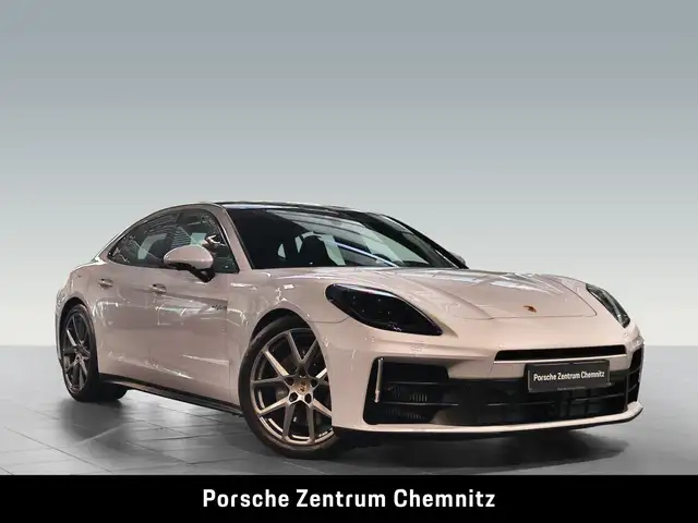 Porsche Panamera view 9