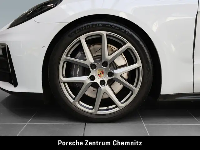 Porsche Panamera view 6