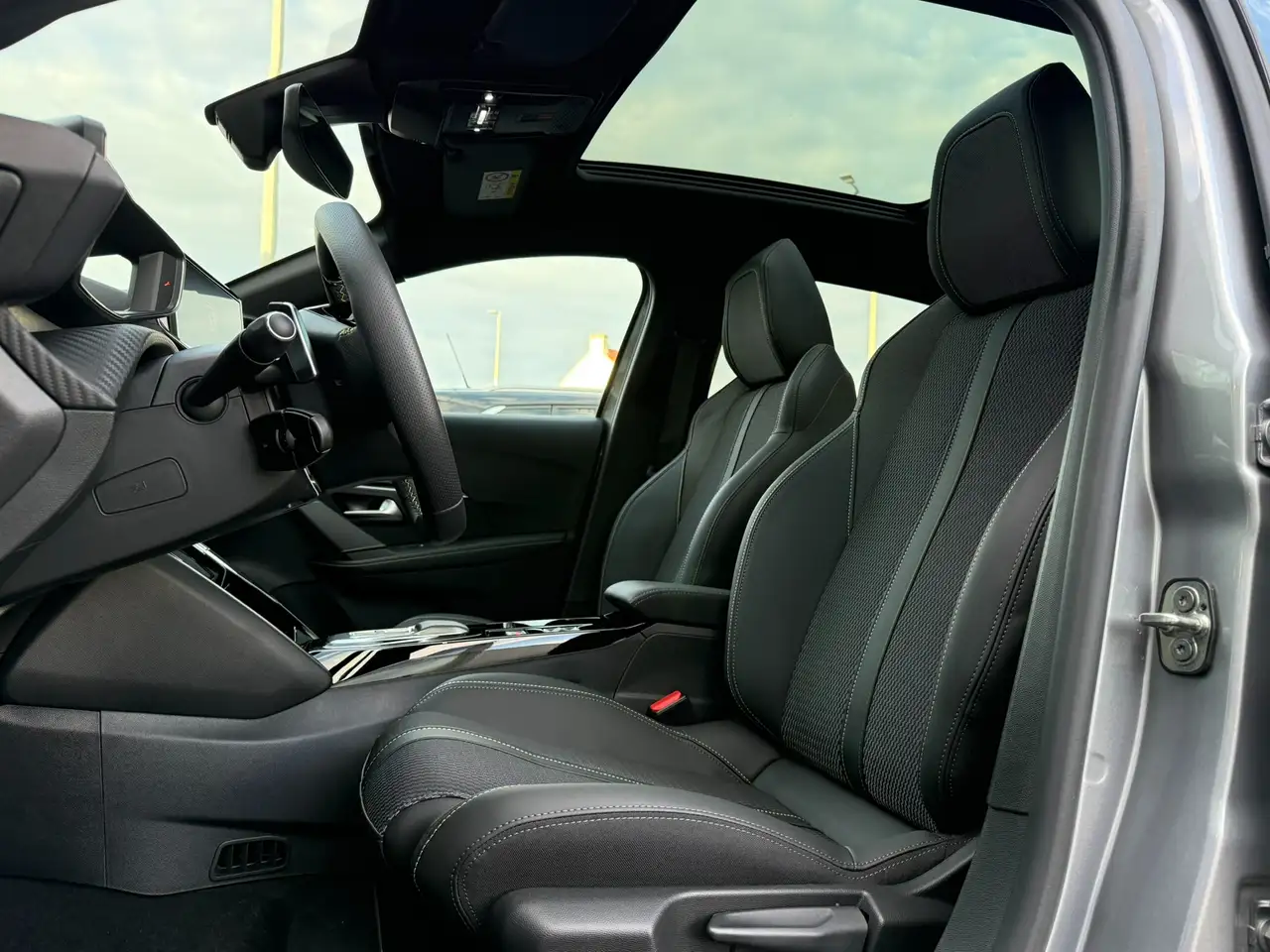Peugeot 208 GT LINE / NIEUW/ PANO /CARPLAY / CAMERA /KEYLESS 9