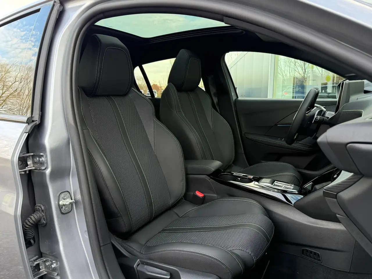 Peugeot 208 GT LINE / NIEUW/ PANO /CARPLAY / CAMERA /KEYLESS 13