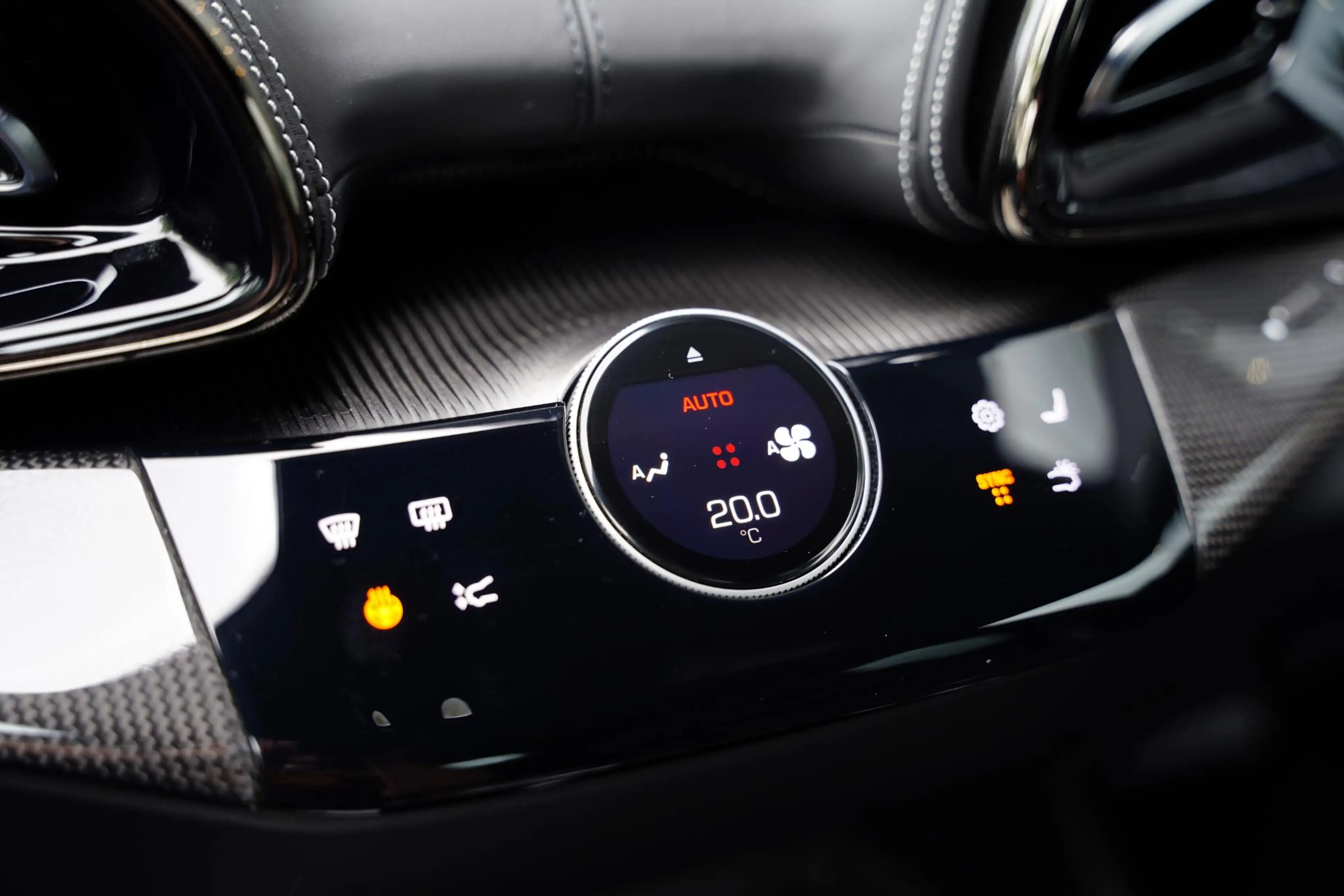 Ferrari Purosangue 6.5 V12 / Retrofit Steering Wheel / Full Carbon / — photo 11