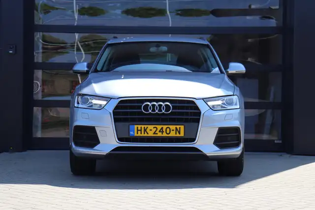 Audi Q3 view 23