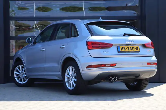 Audi Q3 view 17