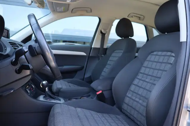 Audi Q3 view 4