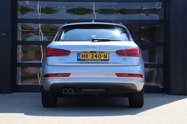 Audi Q3 view 24