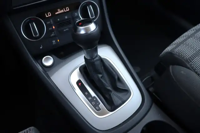 Audi Q3 view 28