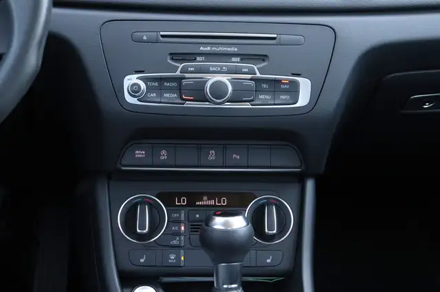 Audi Q3 view 27