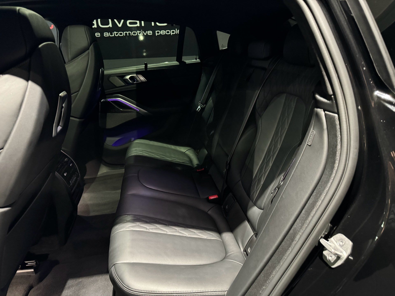 BMW X6 M60i xDrive FULL OPTION*CARBON*M SITZE — photo 4