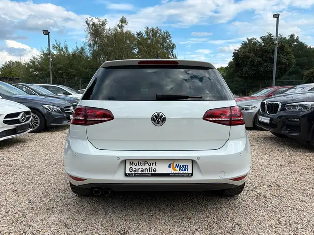 Volkswagen Golf view 5