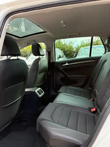 Volkswagen Golf view 12