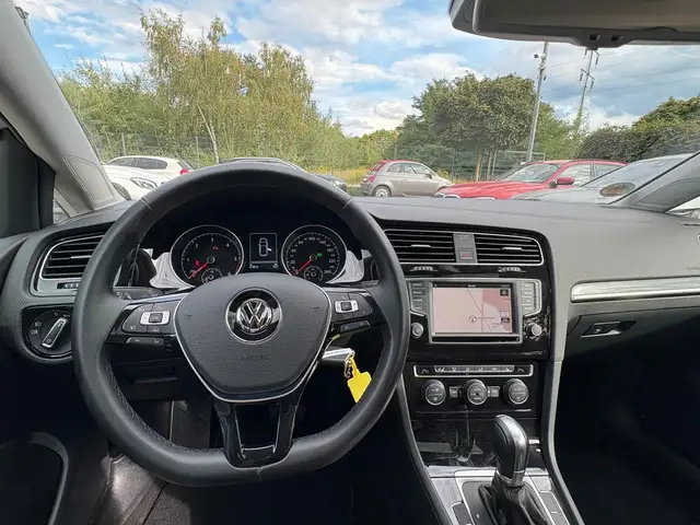 Volkswagen Golf view 10