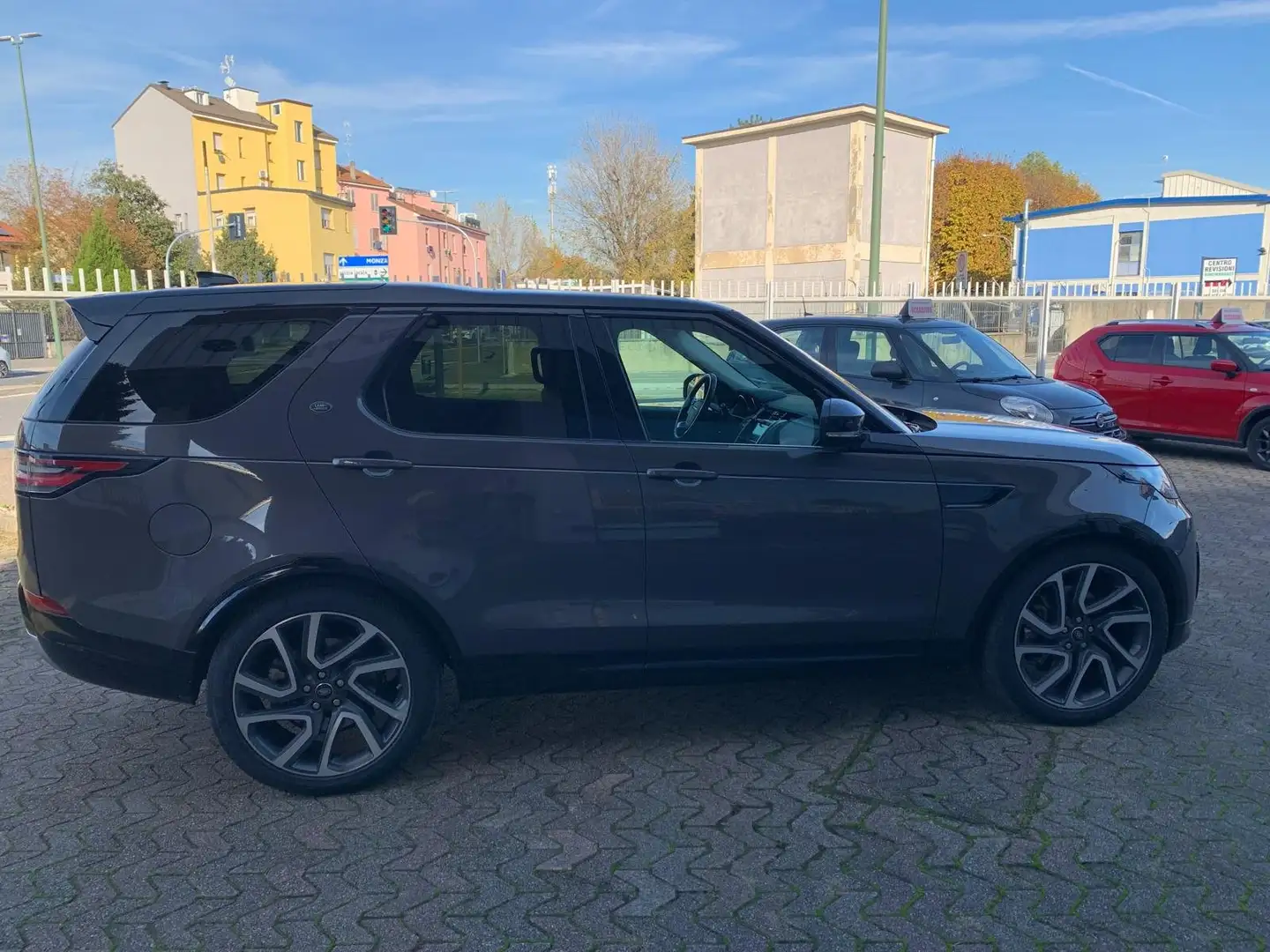 Land Rover Discovery 3.0 td6 HSE 249cv 7POSTI 4X4 aut IVA DETRAIBILE Grigio - 2
