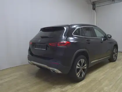 Annonce voiture d'occasion Mercedes-Benz GLA 180 - CARADIZE