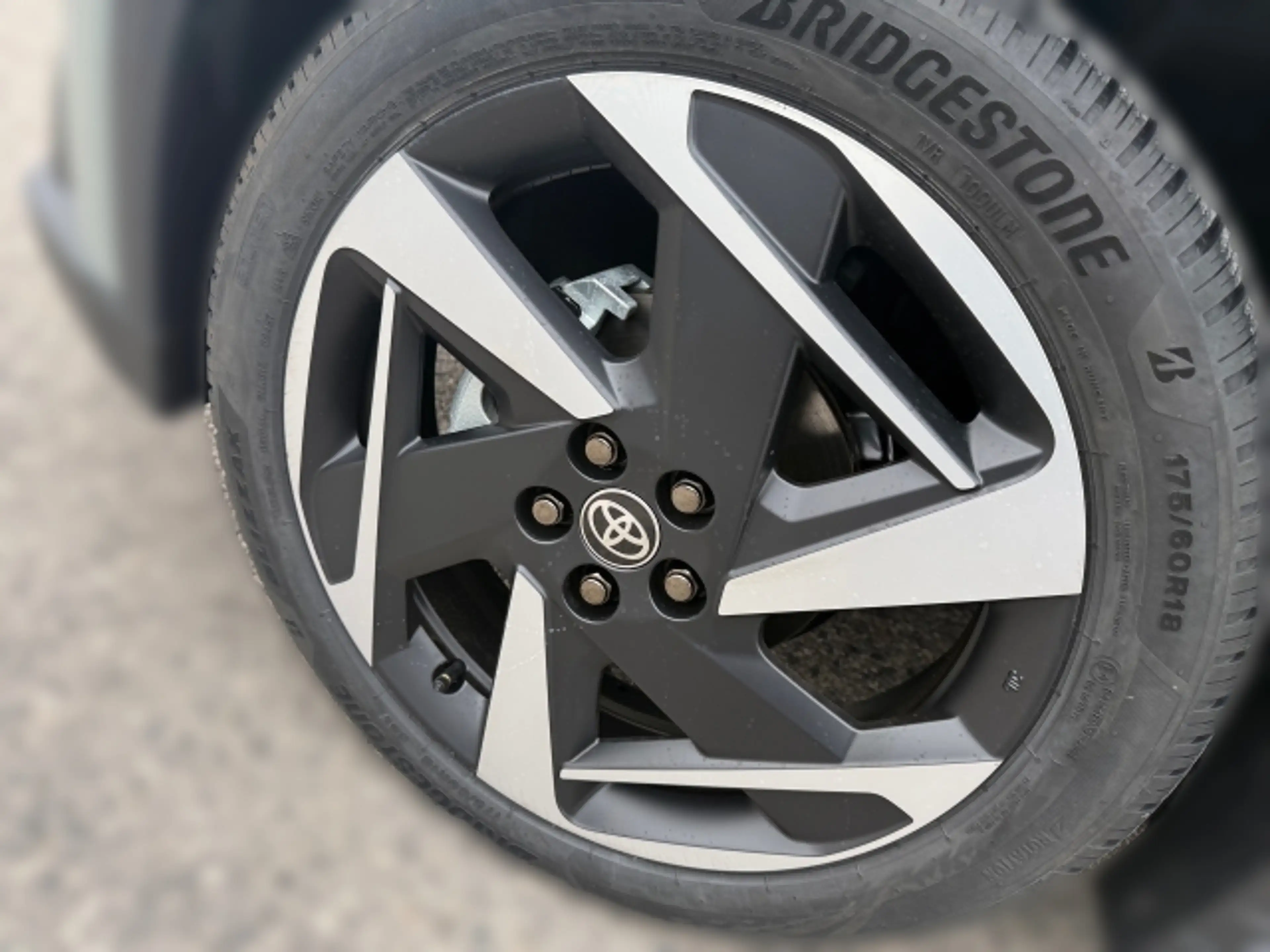 Toyota Aygo X Aygo X 1,5 HSD Loung — photo 8