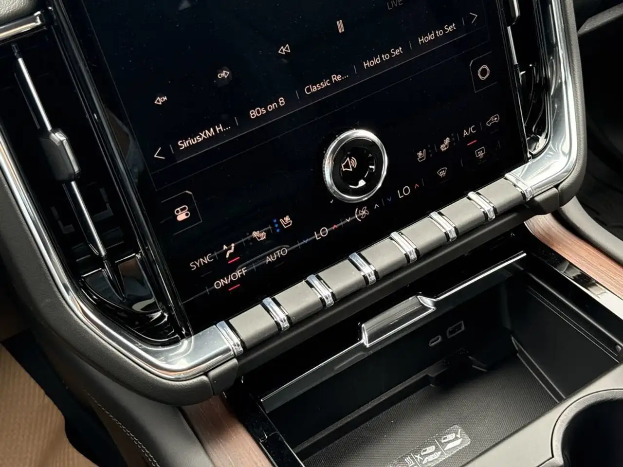 GMC Yukon снимка GMC Yukon