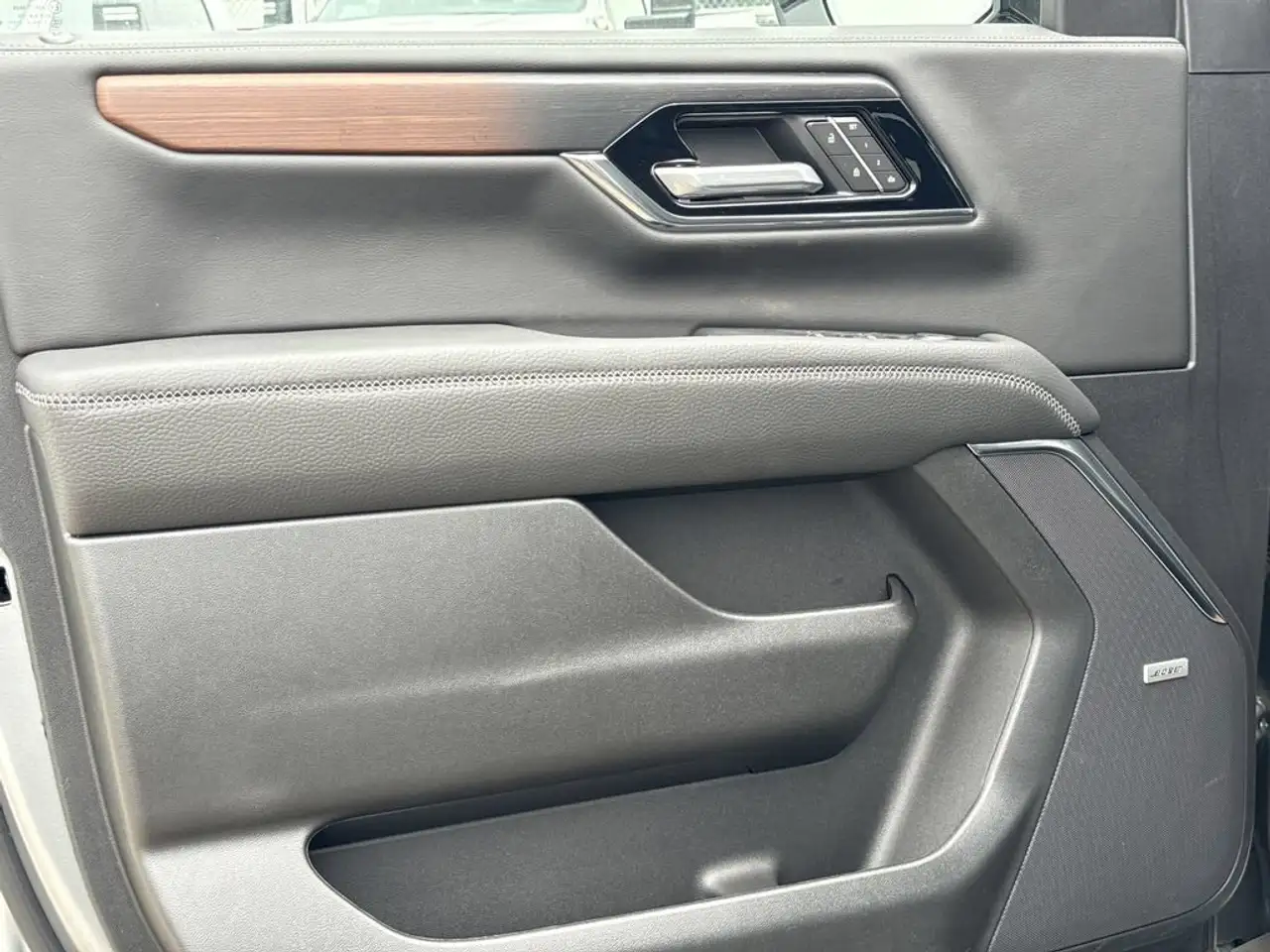 GMC Yukon снимка GMC Yukon