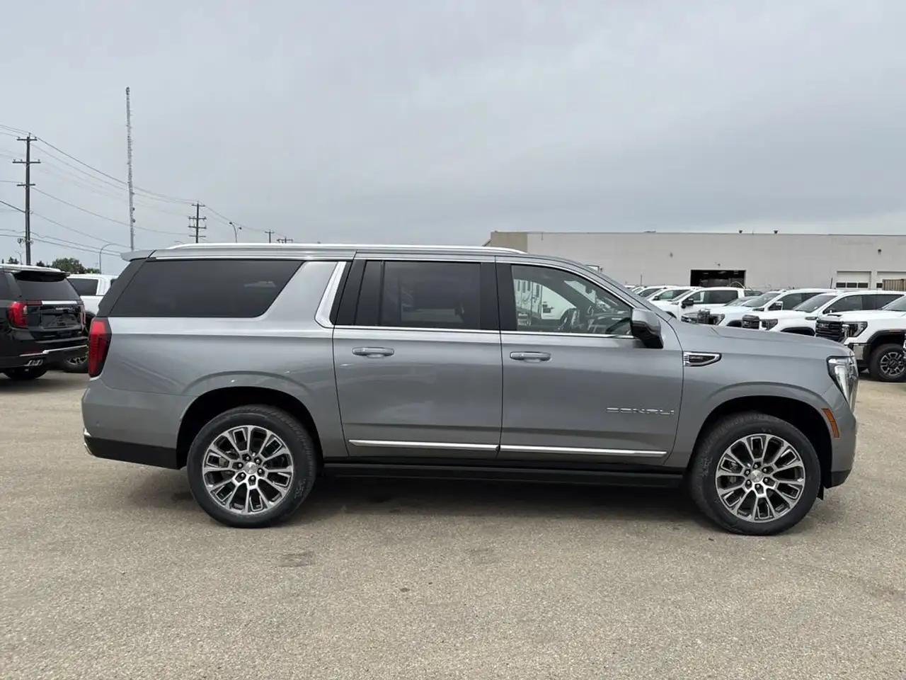 GMC Yukon снимка GMC Yukon
