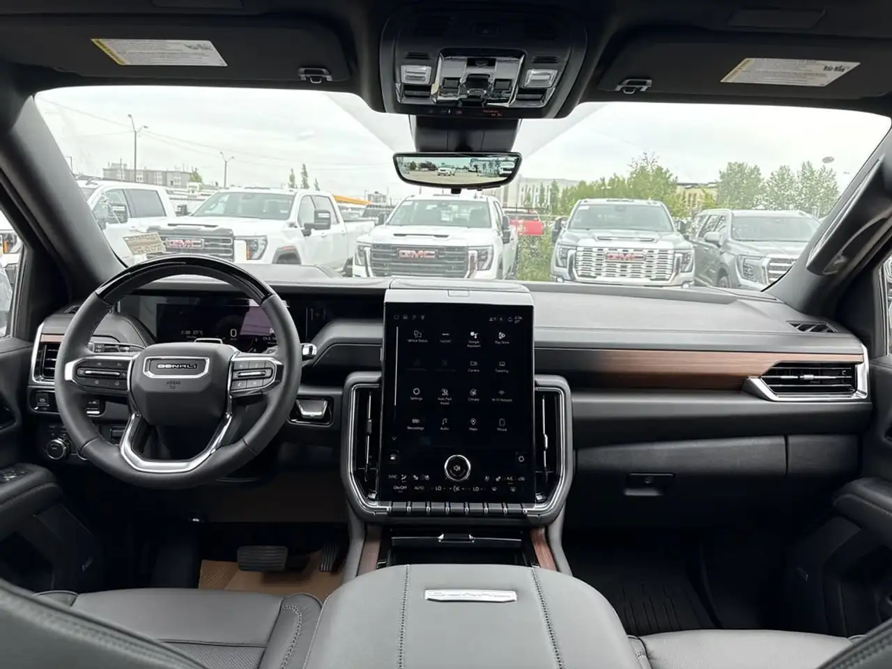 GMC Yukon снимка GMC Yukon