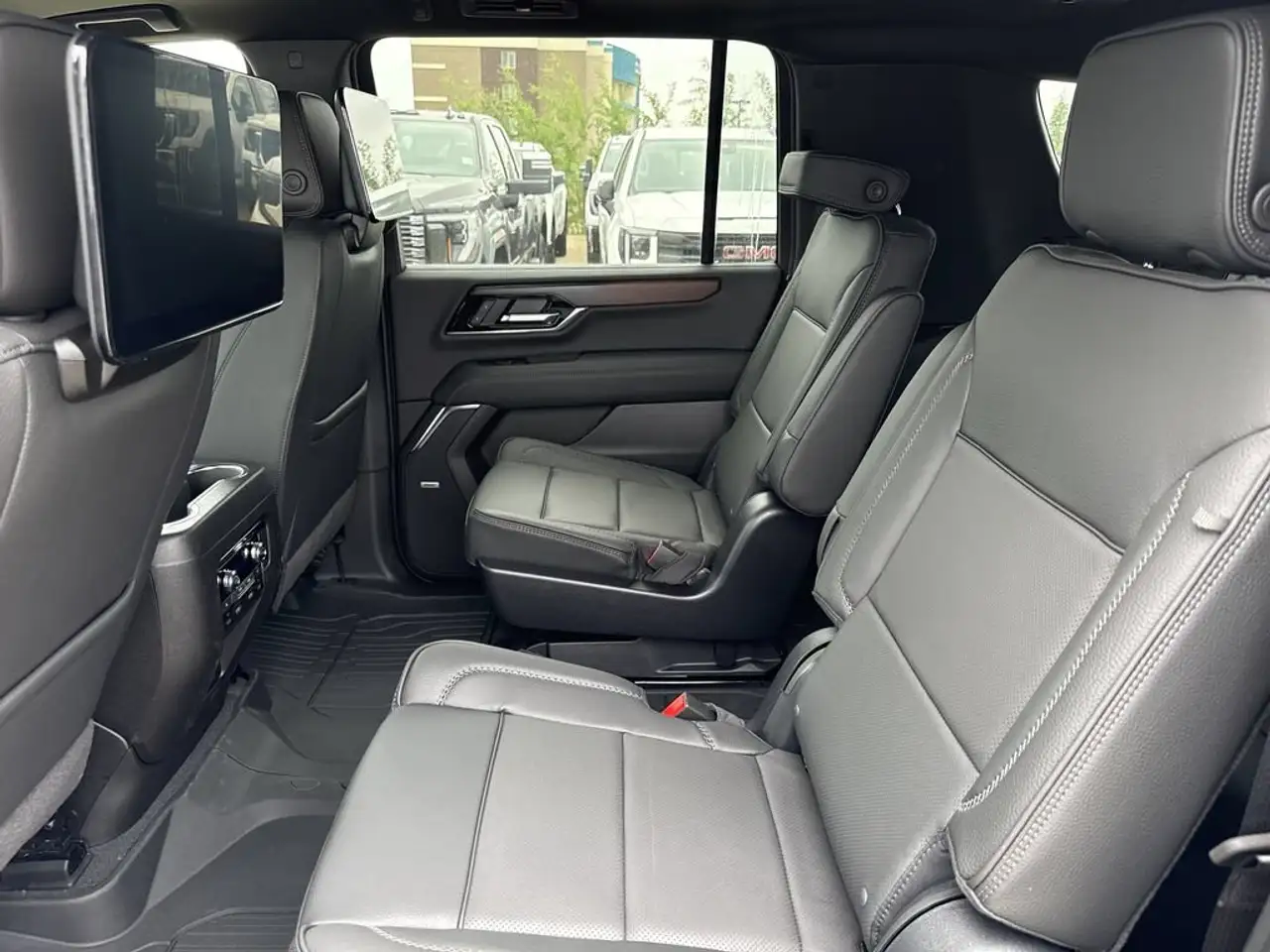 GMC Yukon снимка GMC Yukon