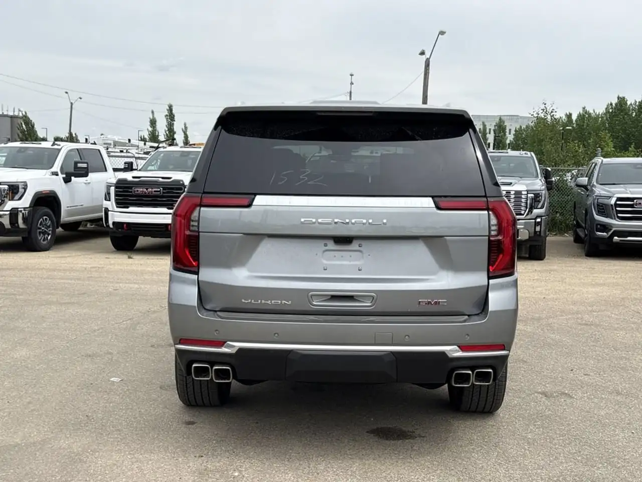 GMC Yukon снимка GMC Yukon
