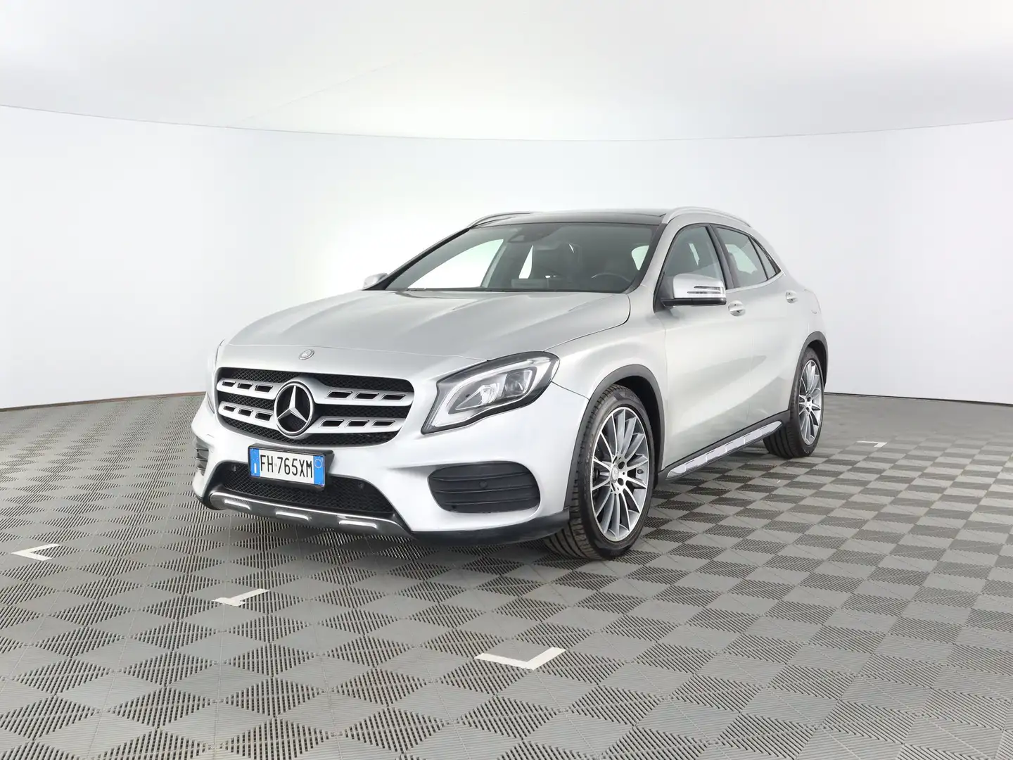 Mercedes-Benz GLA 200 2.2 d (136cv) Premium 4matic auto Zilver - 1
