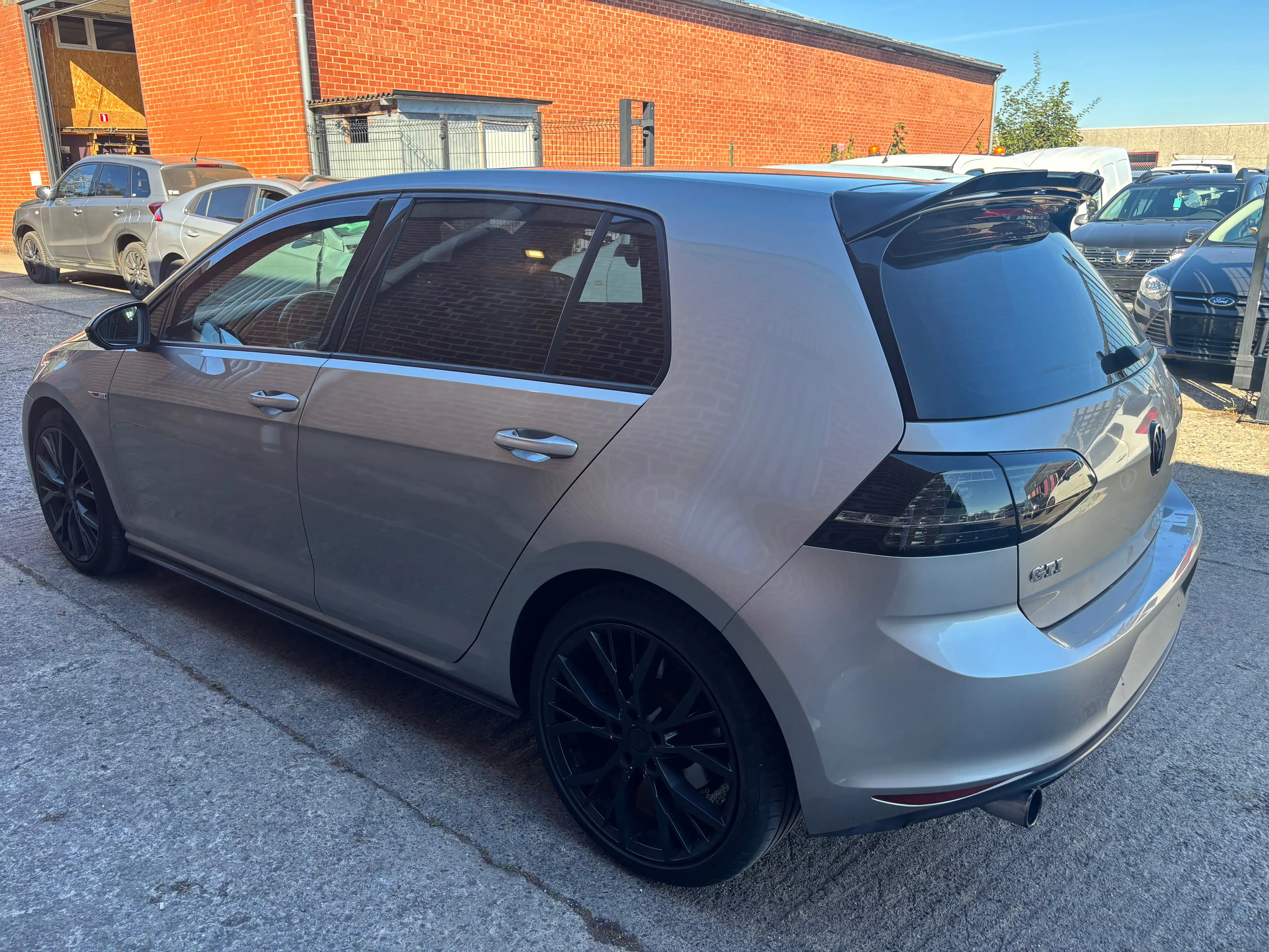 Volkswagen Golf GTI Golf 2.0 TSI — photo 6