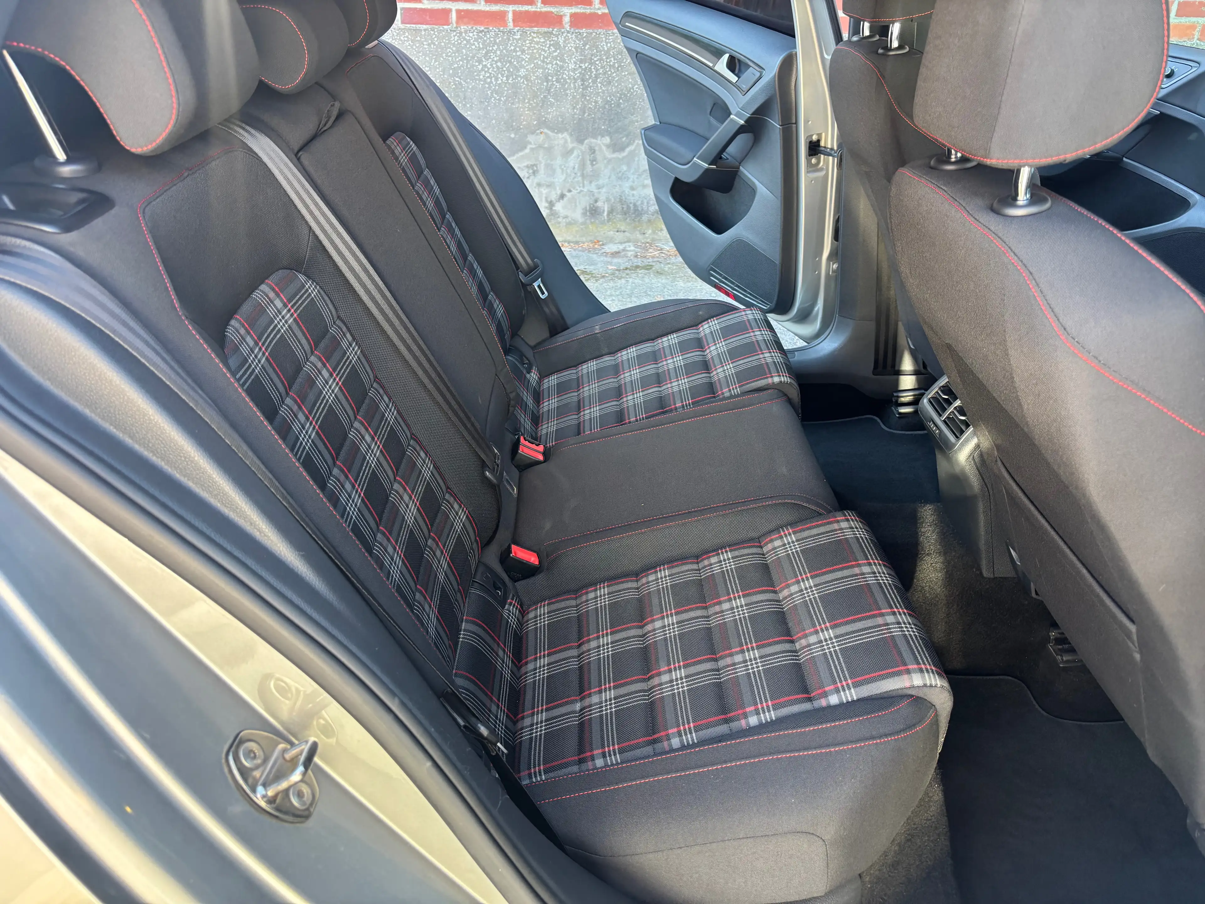 Volkswagen Golf GTI Golf 2.0 TSI — photo 8