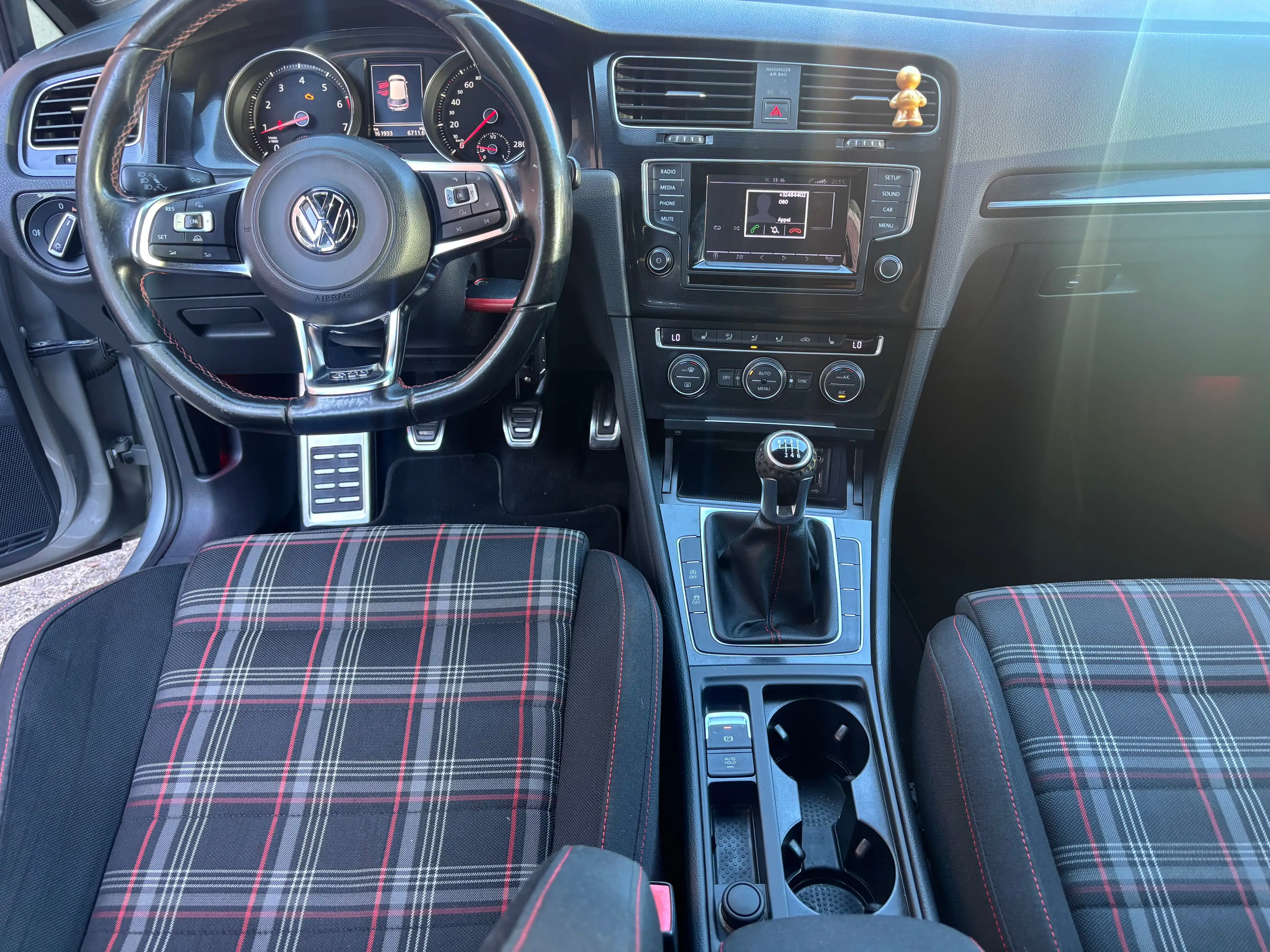 Volkswagen Golf GTI Golf 2.0 TSI — photo 11