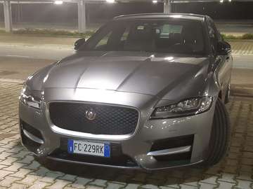XF 3.0d V6 R-Sport 300cv auto