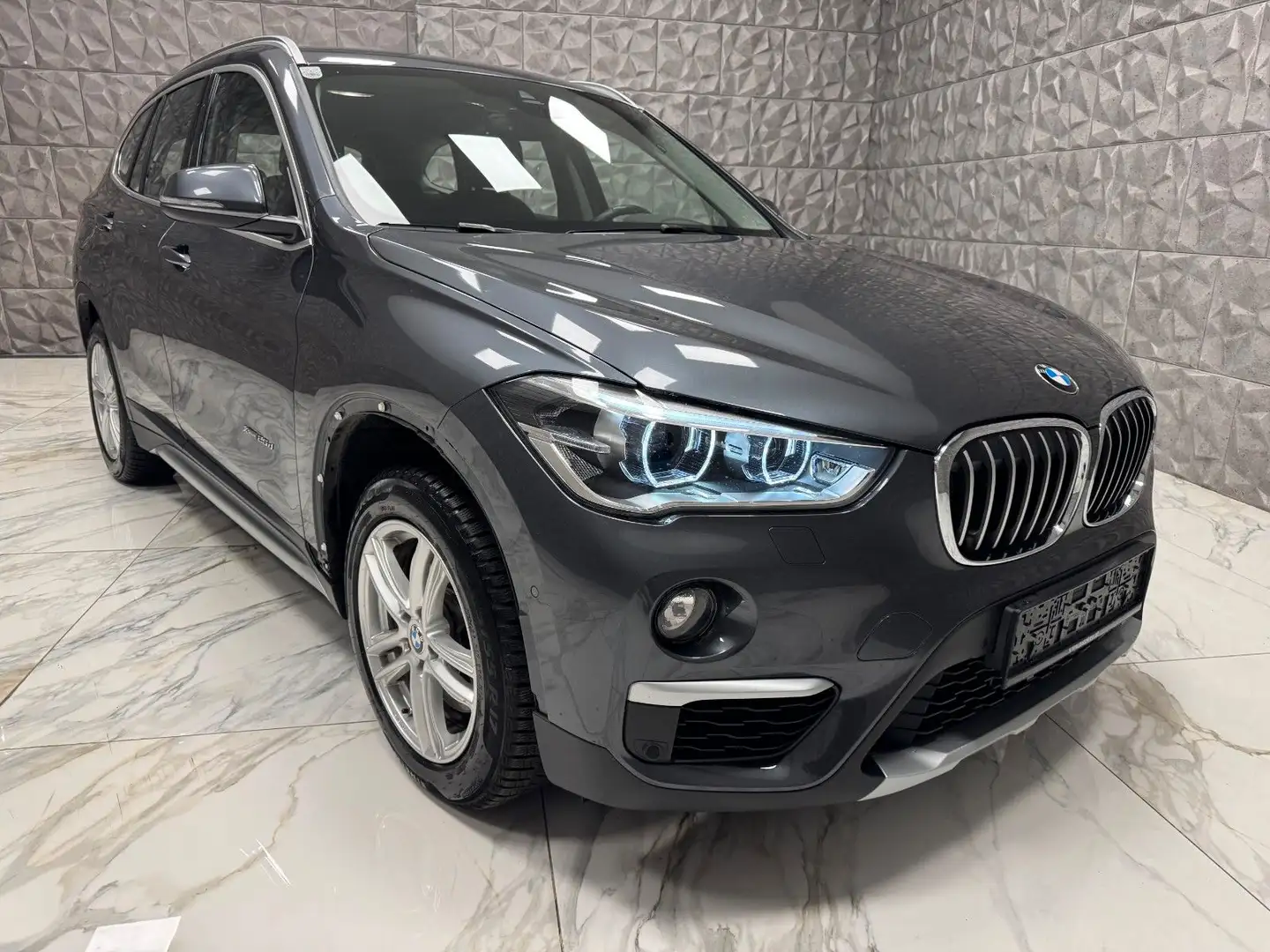 BMW X1 xDrive 25 d xLine *** 47.999km *** VOLLLLL*** Grau - 1