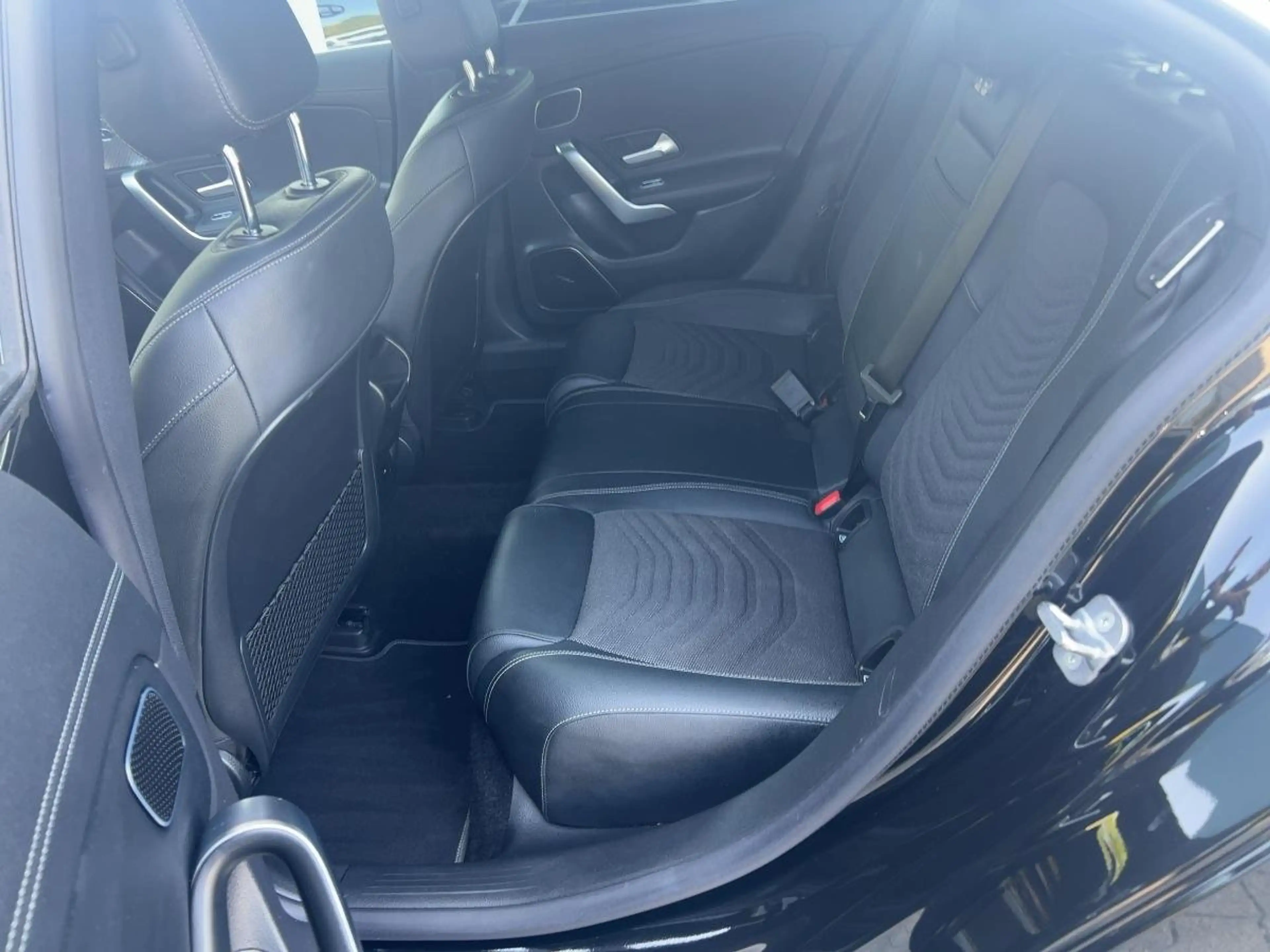 Mercedes-Benz CLA 180 Progressive LED+Navi+SHZ+Kam.+KeyLess — photo 8