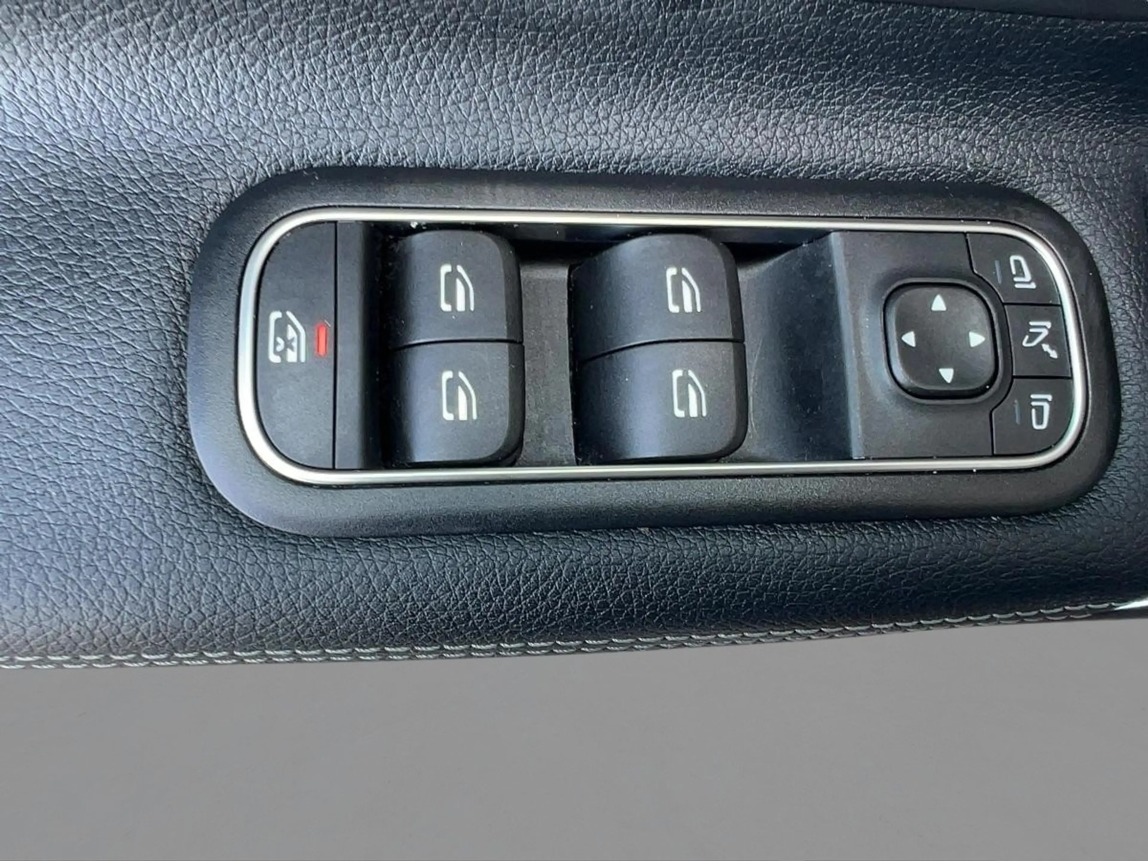 Mercedes-Benz CLA 180 Progressive LED+Navi+SHZ+Kam.+KeyLess — photo 12