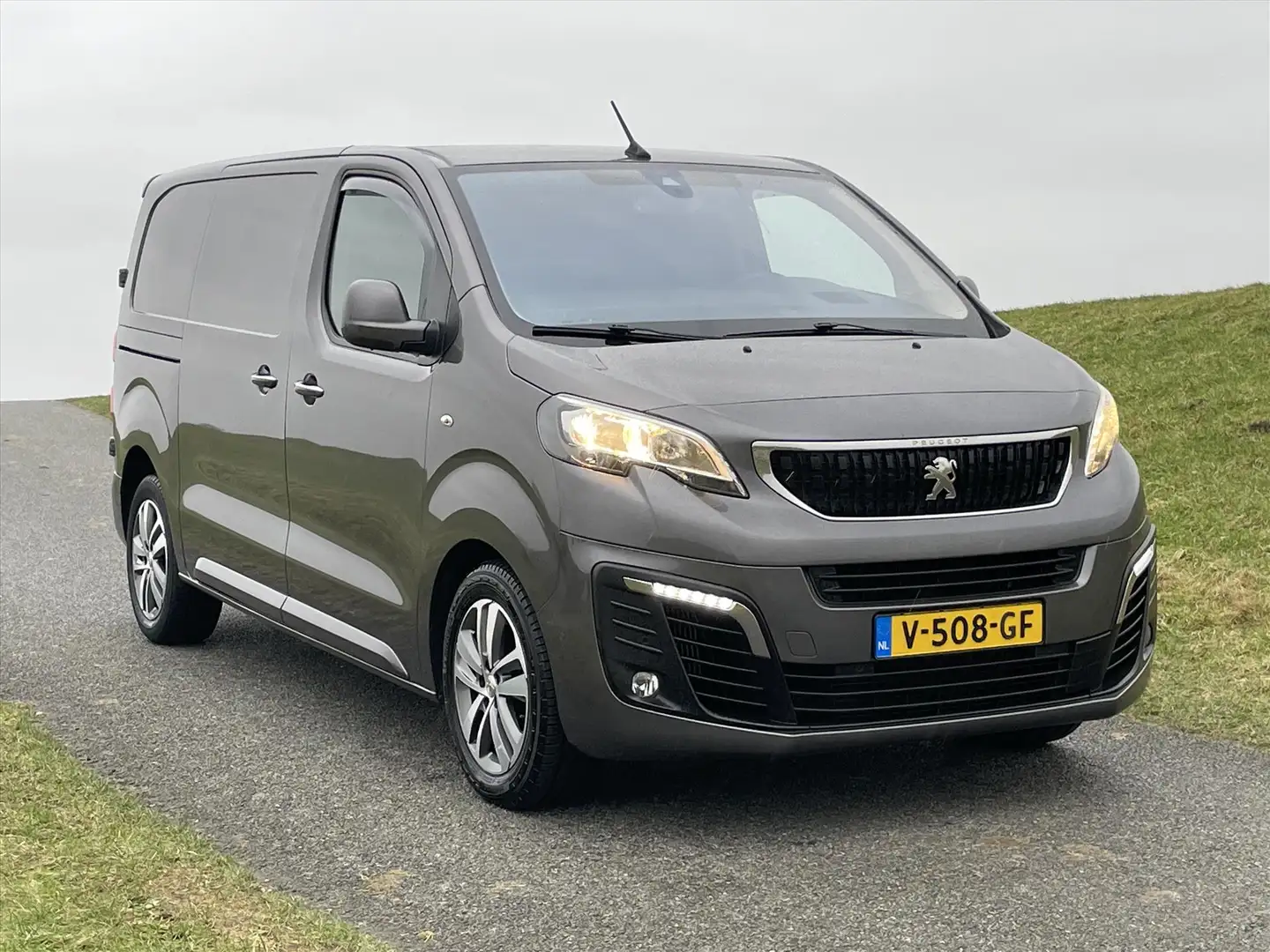 Peugeot Expert 2.0 BleuHDI 180pk / Nl auto / Head-Up / Leder / Ca Grau - 2