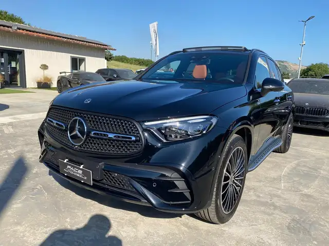 Mercedes-Benz 300 view 5