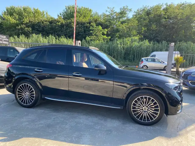 Mercedes-Benz 300 view 6
