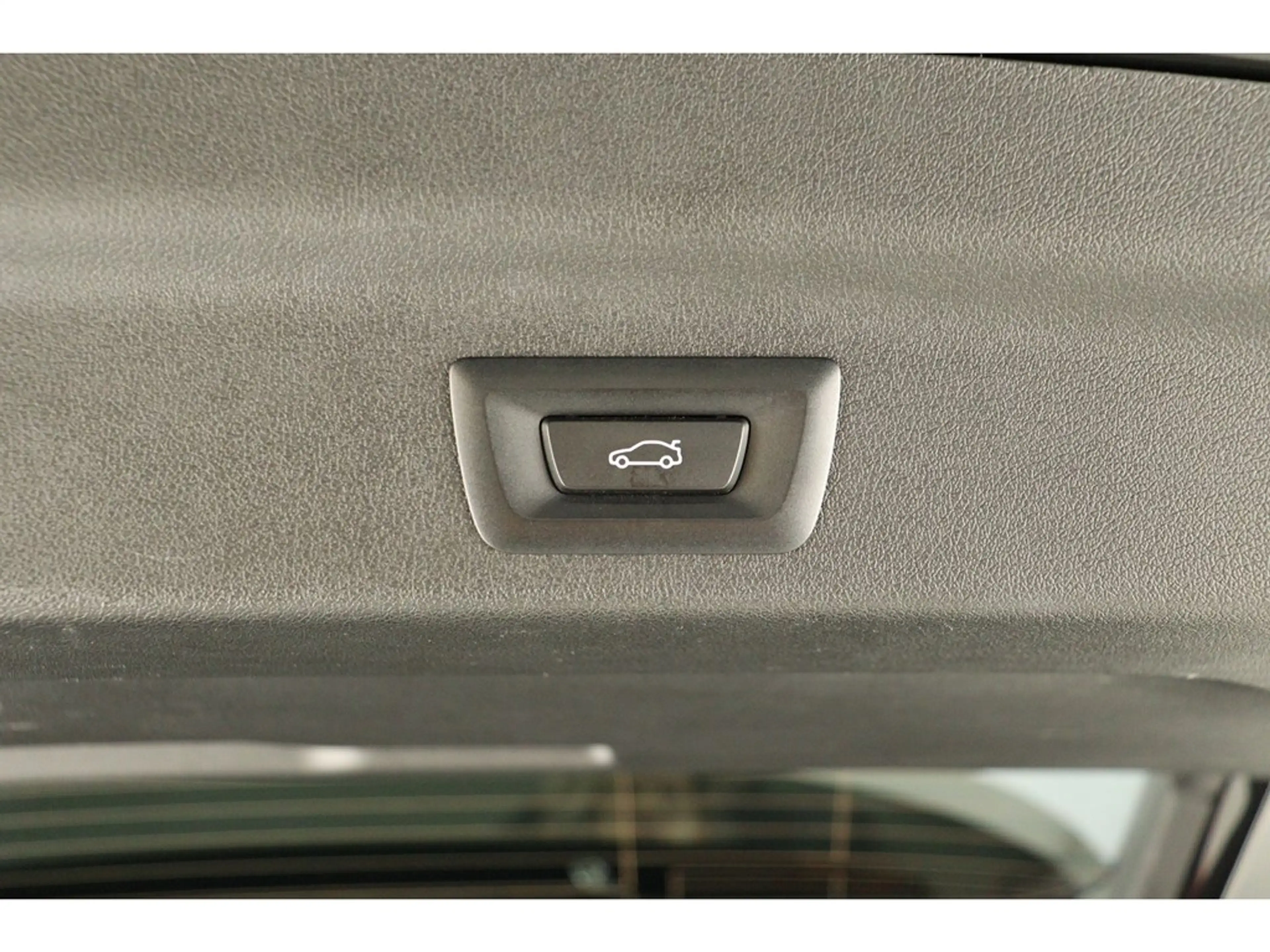 BMW iX1 xDrive30 313pk — photo 14