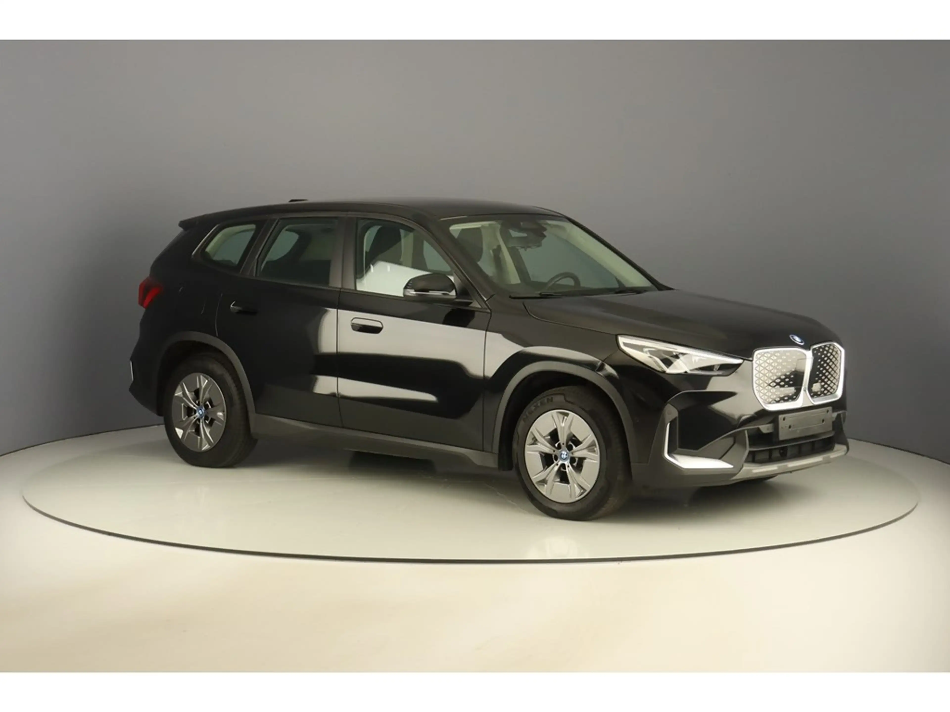 BMW iX1 xDrive30 313pk — photo 7