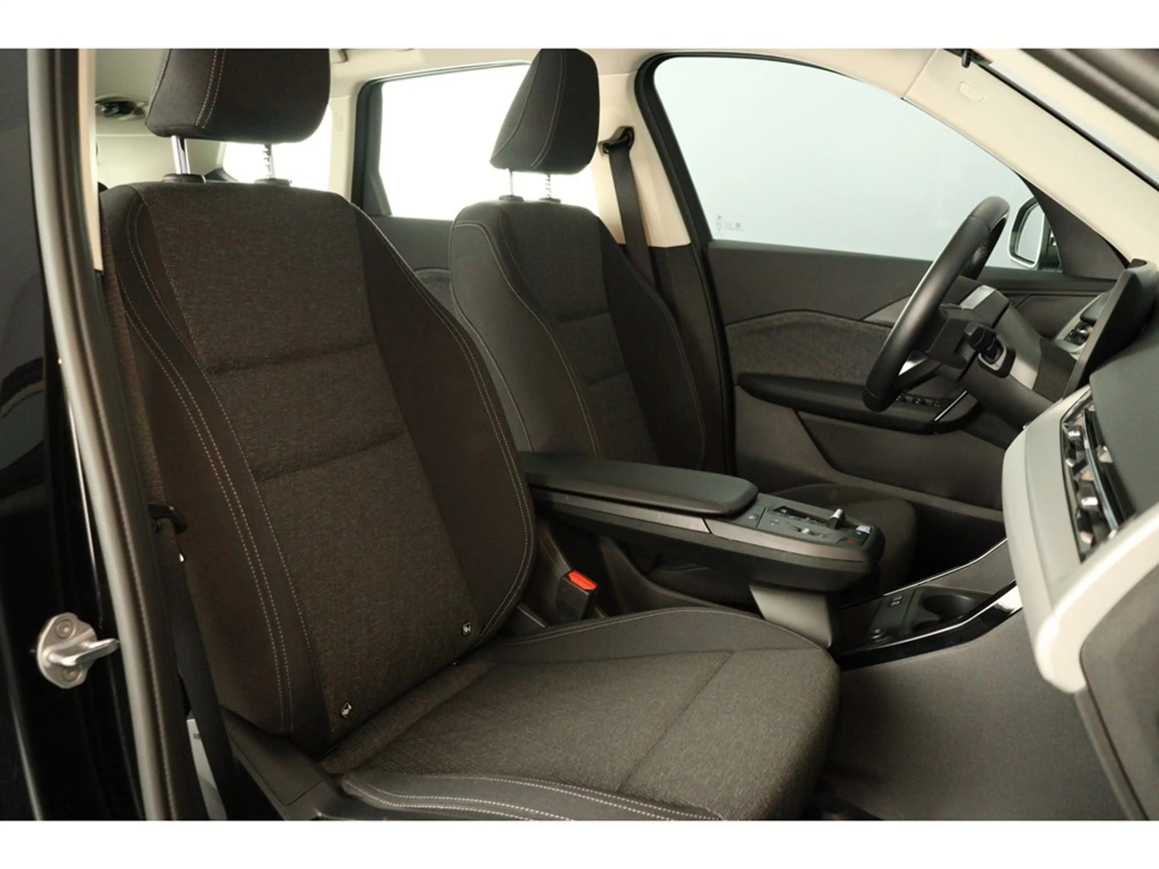 BMW iX1 xDrive30 313pk — photo 11