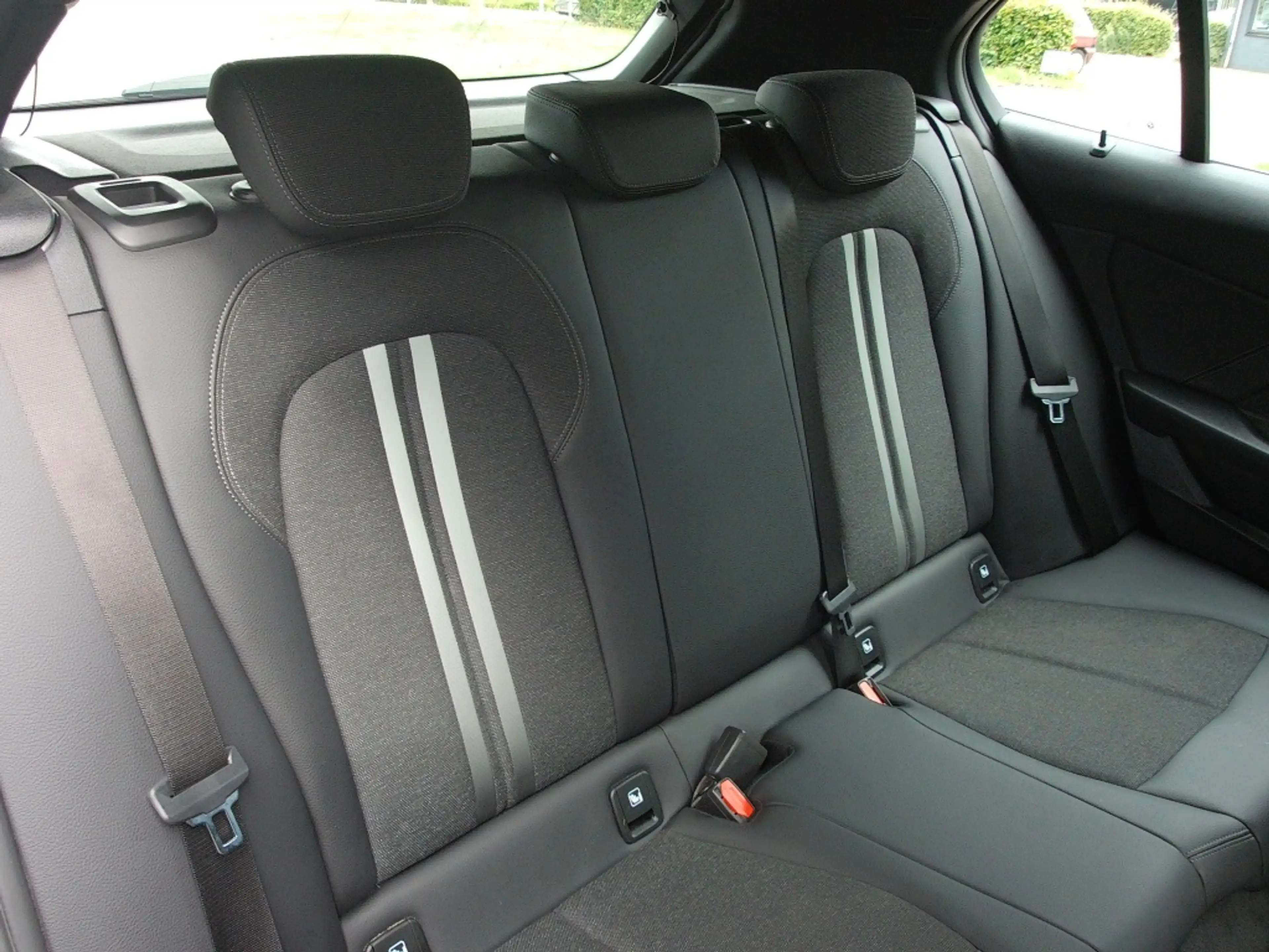 BMW 118 1-Serie (F40) 118i 136pk Aut Business Edition Plus — photo 34