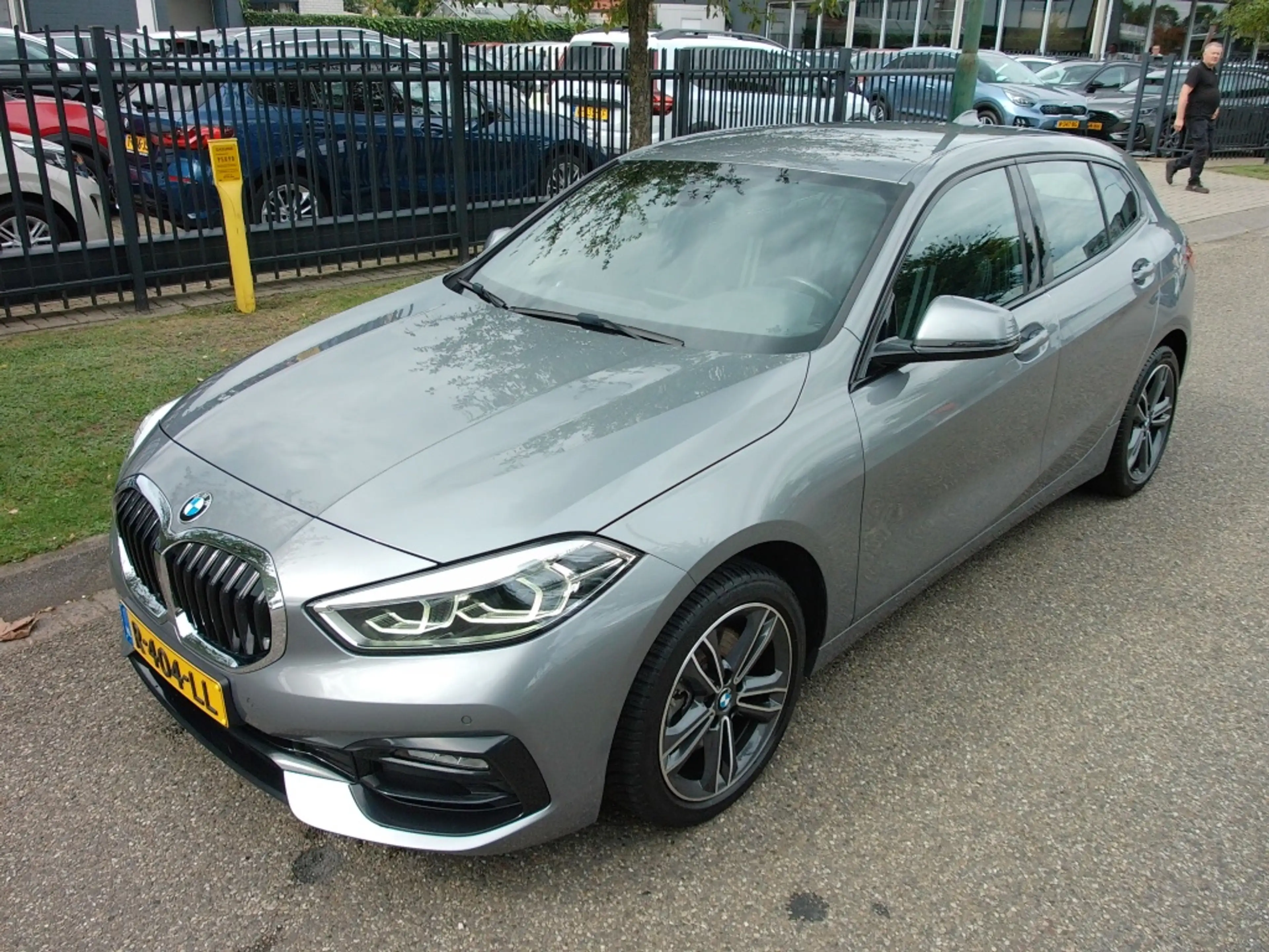 BMW 118 1-Serie (F40) 118i 136pk Aut Business Edition Plus — photo 2