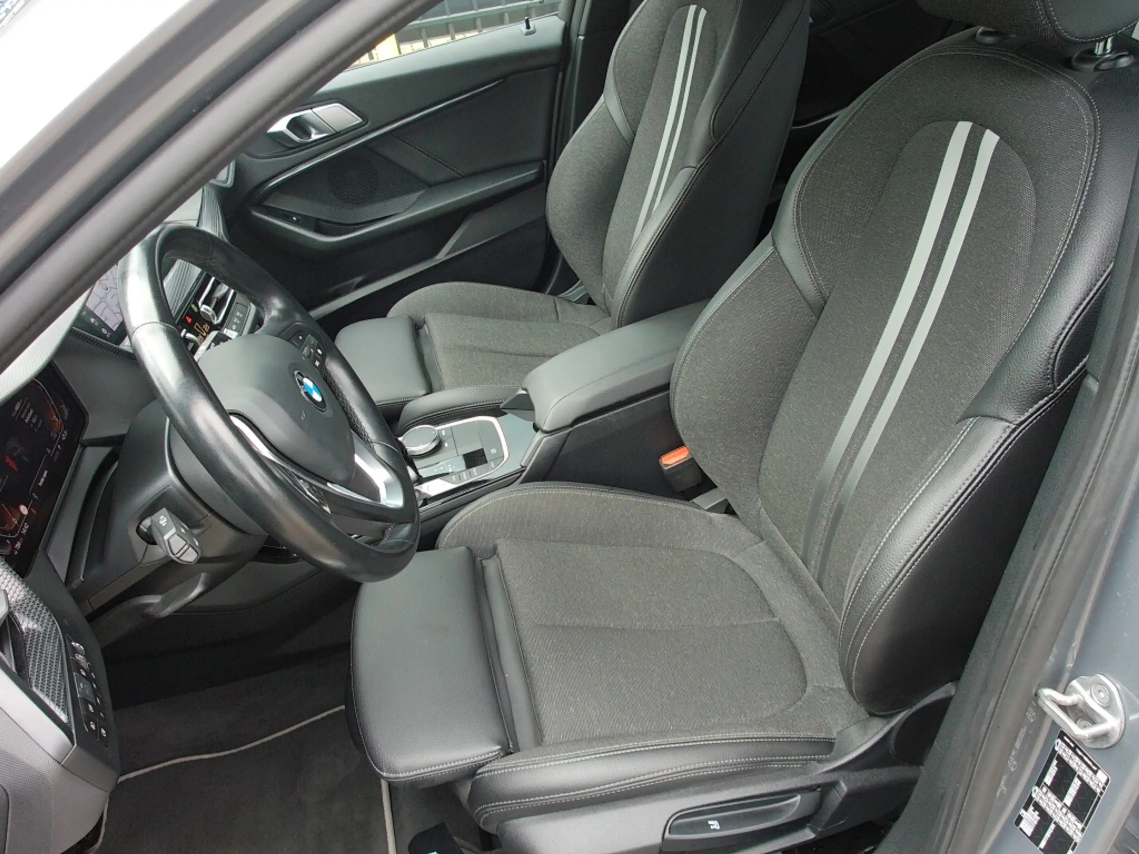 BMW 118 1-Serie (F40) 118i 136pk Aut Business Edition Plus — photo 36