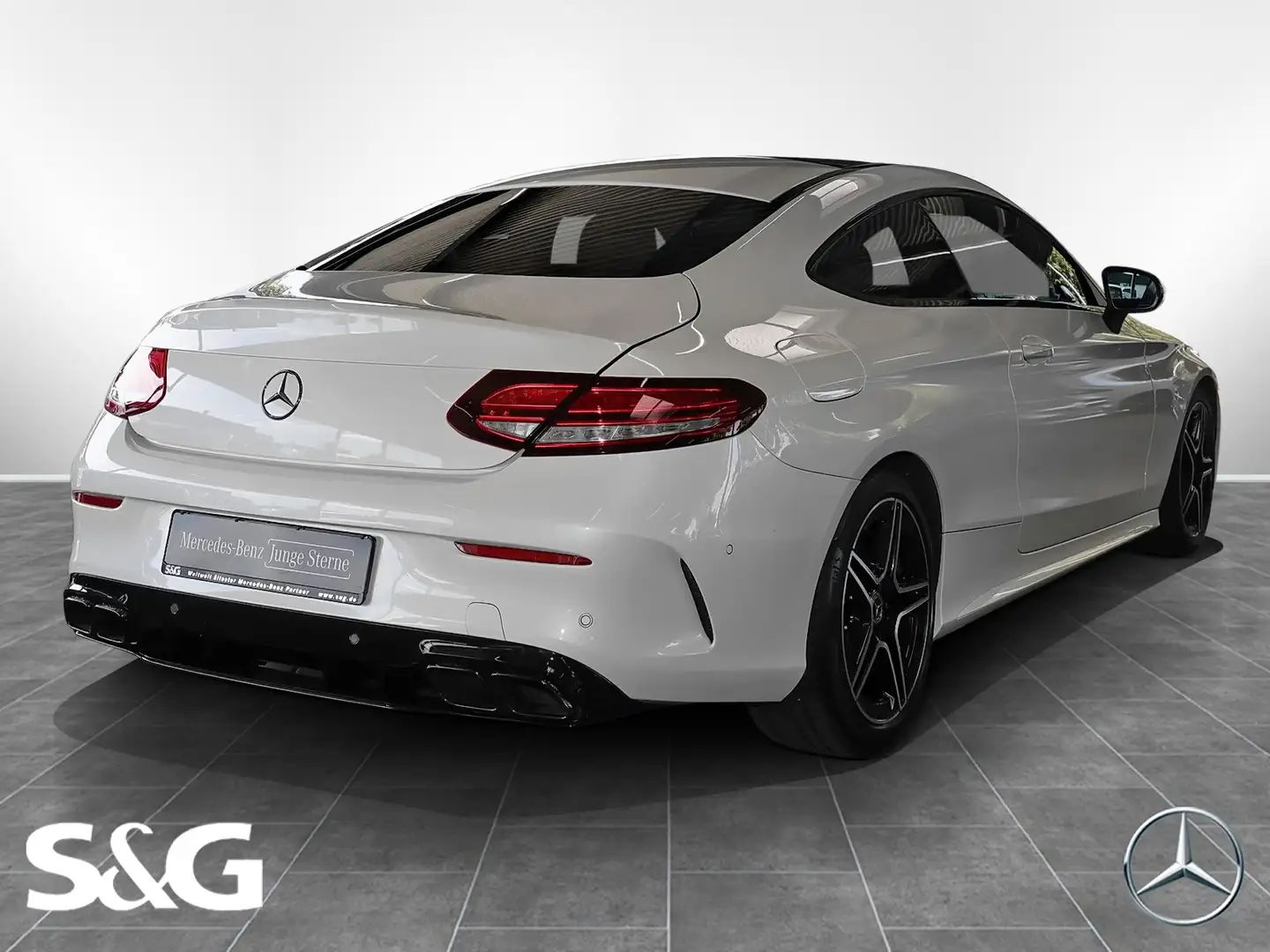 Mercedes-Benz C 400 4M AMG PANORAMA+TOTWNKEL+DISTRONIC+LED+18" Weiß - 2