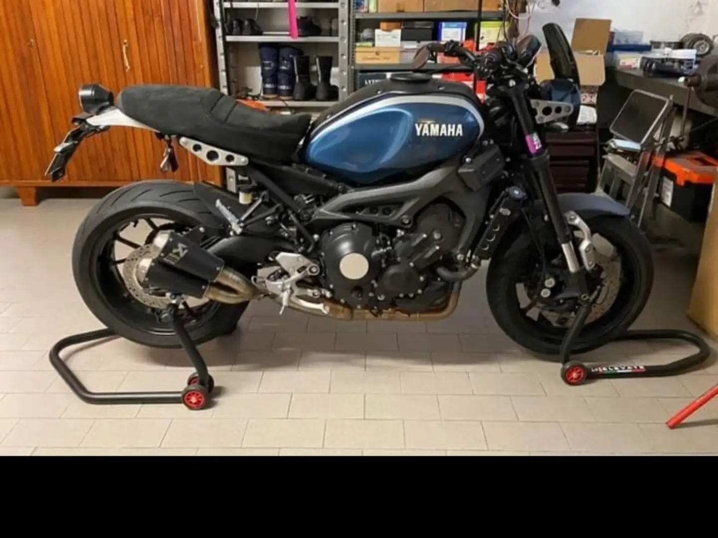 Yamaha XSR 900 Azul - 1