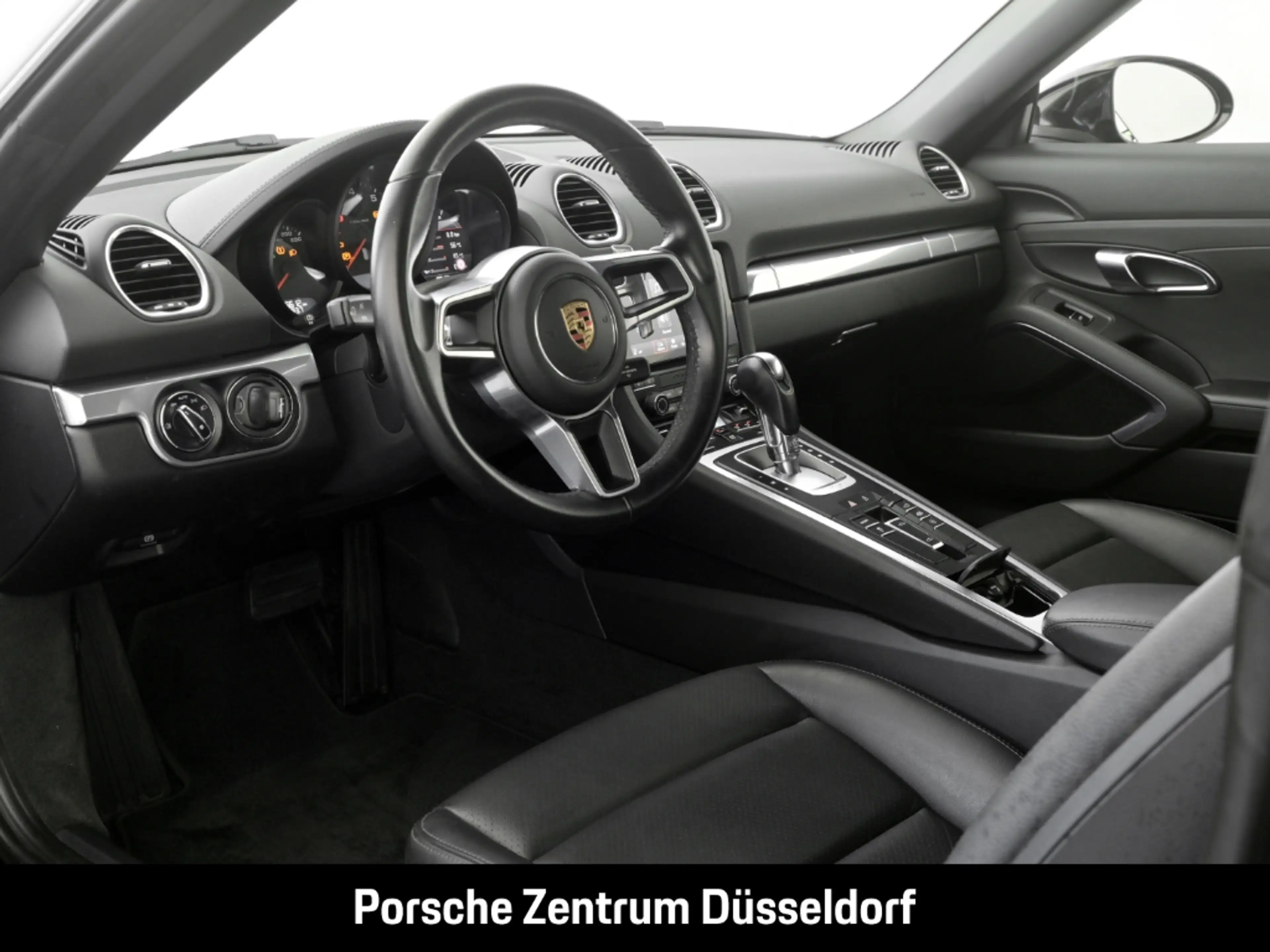 Porsche Boxster 718 — photo 11