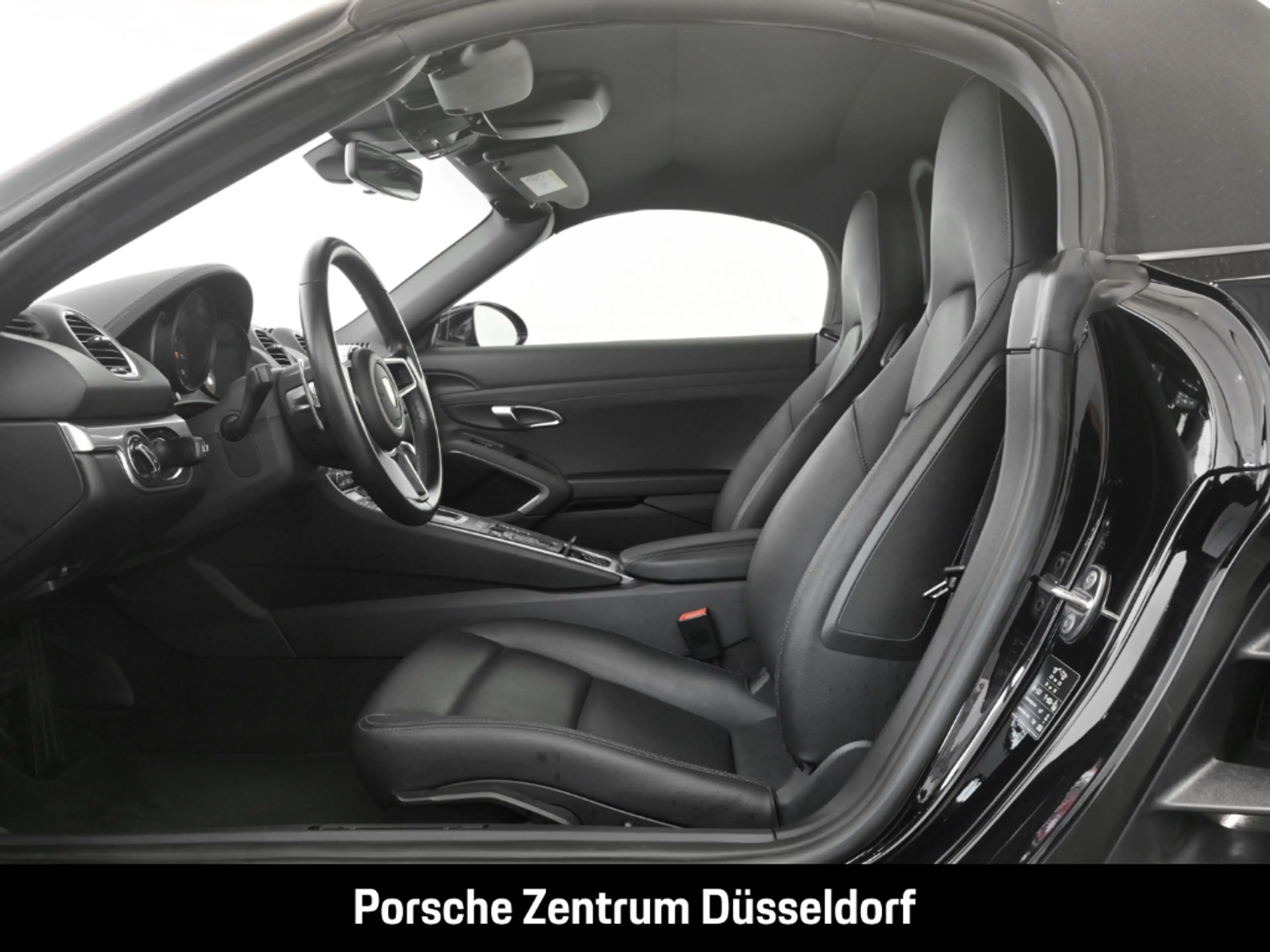 Porsche Boxster 718 — photo 12
